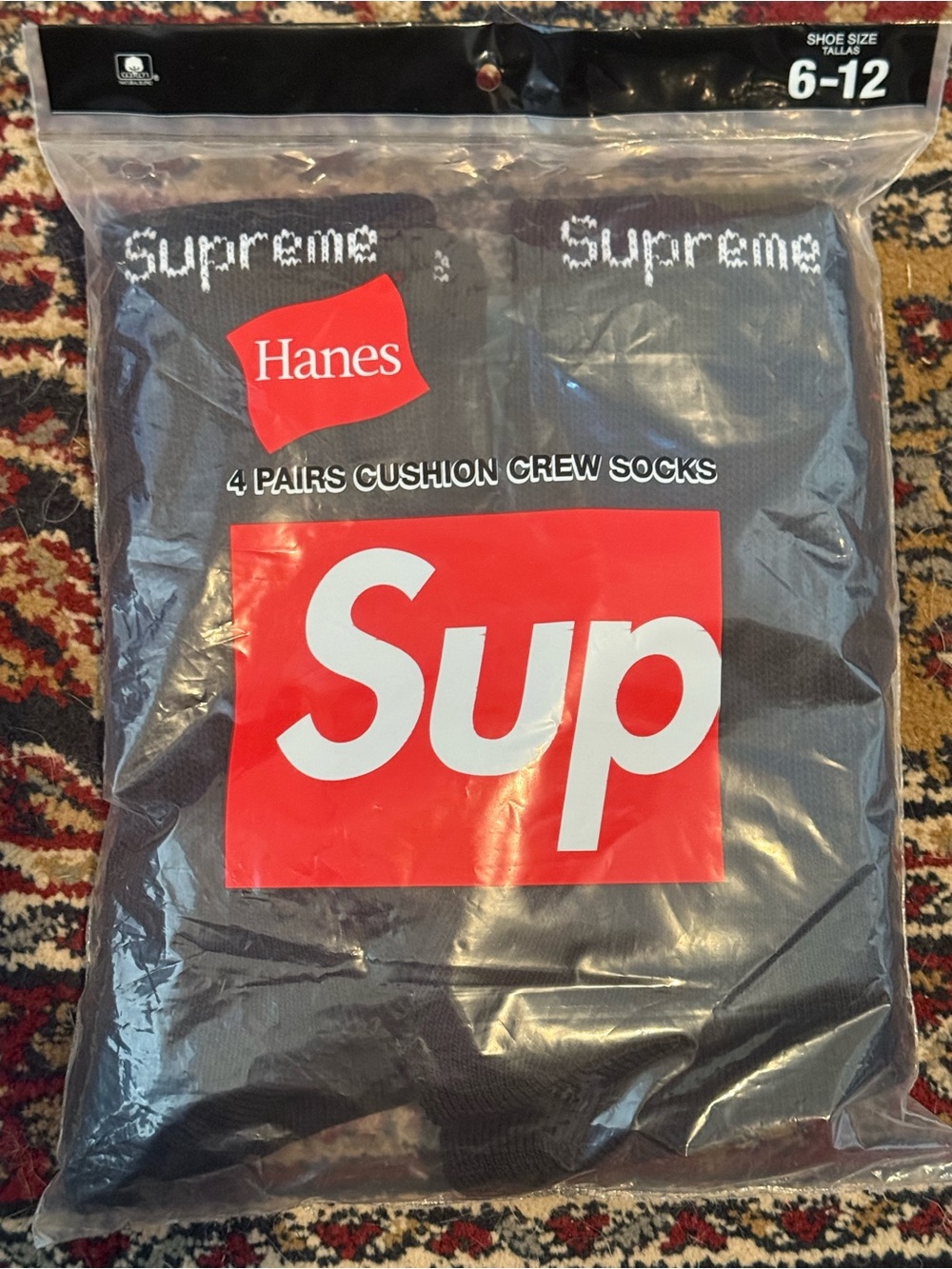 Supreme / Hanes Black 4-Pack Cushion Crew Socks